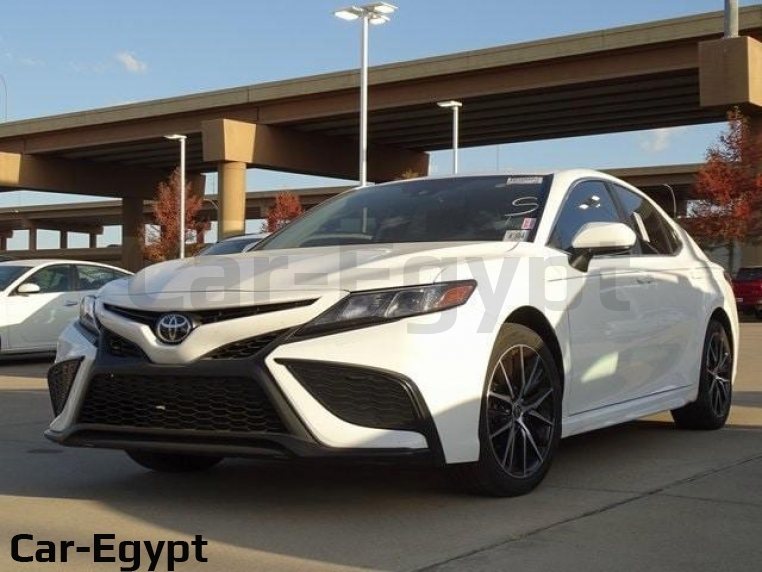 Toyota Camry 2021